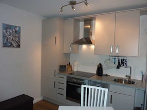 Oven, dishwasher, toaster, high chair