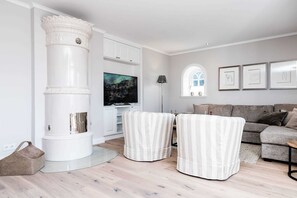 TV, fireplace - Charlottes Strandhus (Wenningstedt-Braderup (Sylt))