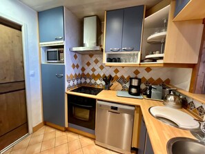 Refrigerador, microondas, horno, lavavajillas