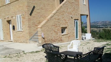 Tempat makan outdoor