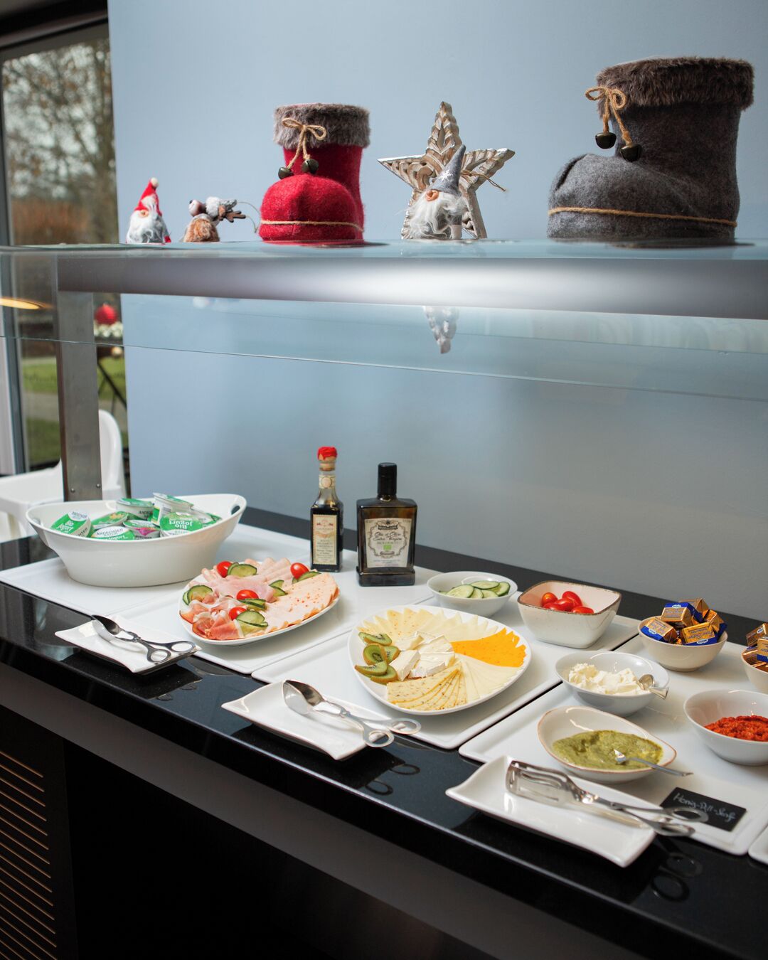 daily buffet breakfast (eur 15.00 per person)