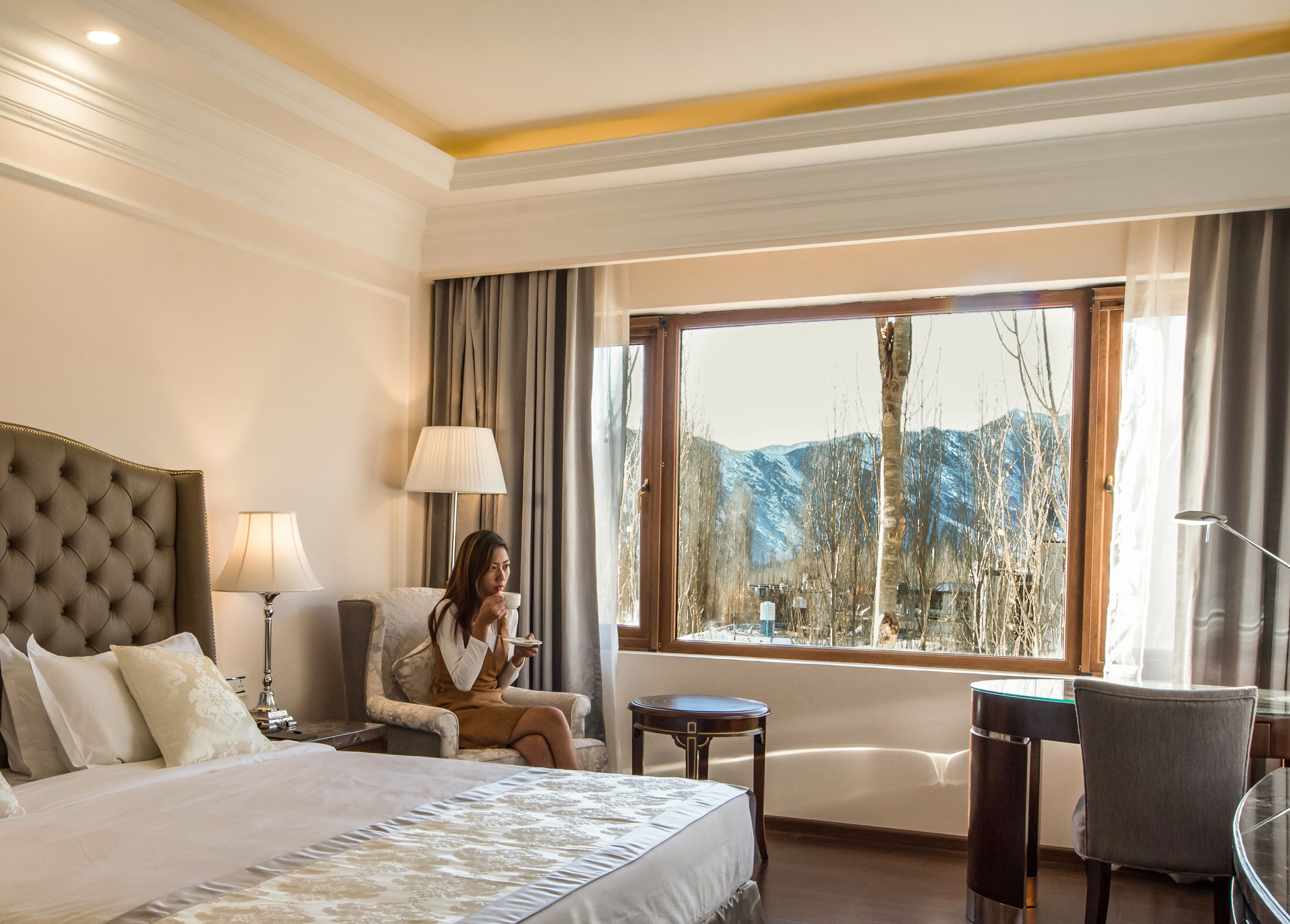 Premium bedding, down comforters, minibar, in-room safe