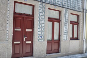 Front of property - Clerigos H Apartments (Porto)