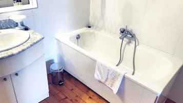 Bathtub besar