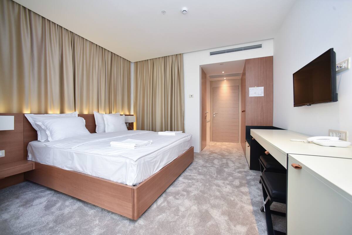 Minibar, in-room safe, blackout drapes, soundproofing