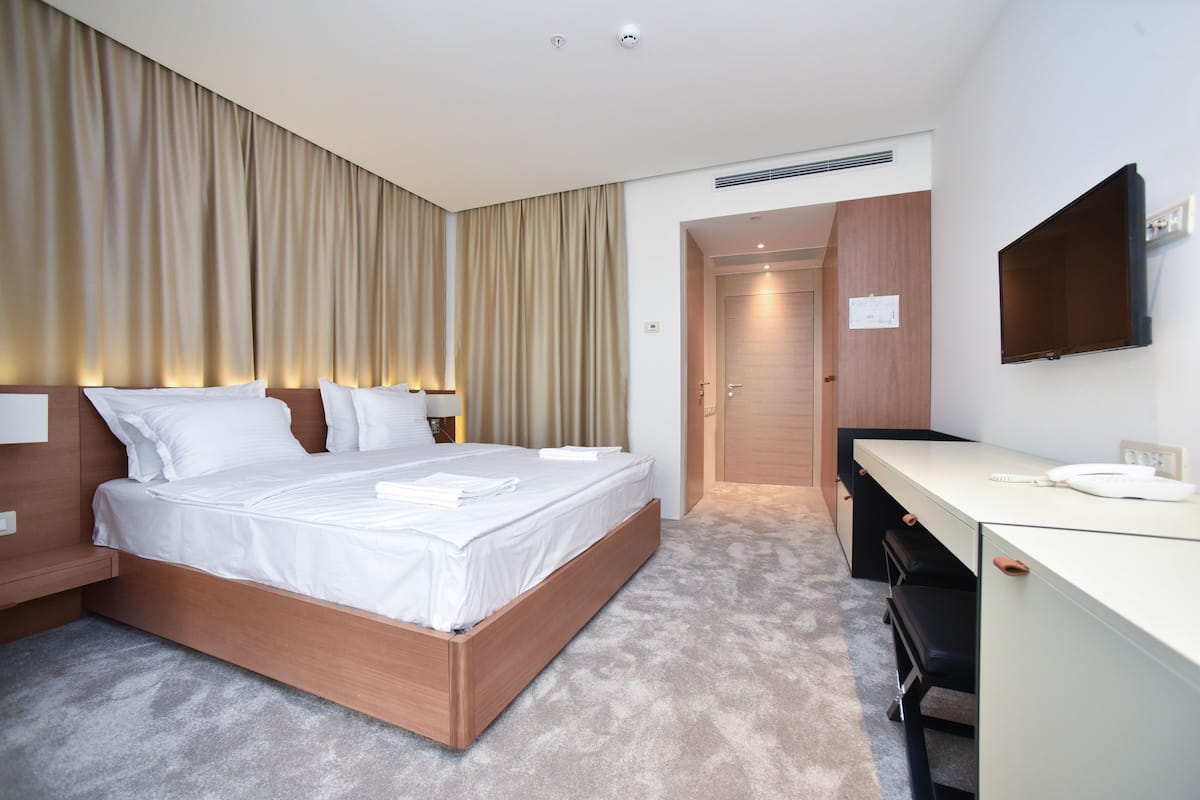 Minibar, in-room safe, blackout curtains, soundproofing