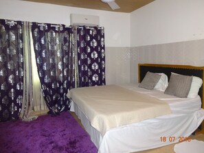 Desk, rollaway beds, free WiFi, bed sheets