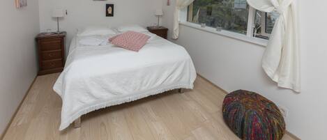 Double Room, Shared Bathroom | Blackout curtains, iron/ironing board, free WiFi, bed sheets