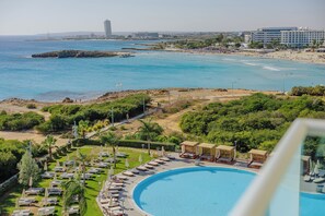 1 bedroom, in-room safe, desk, laptop workspace - Nissiblu Beach Resort (Ayia Napa)