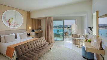 Suite Junior, vista mare | 1 camera, cassaforte in camera, una scrivania, postazione laptop