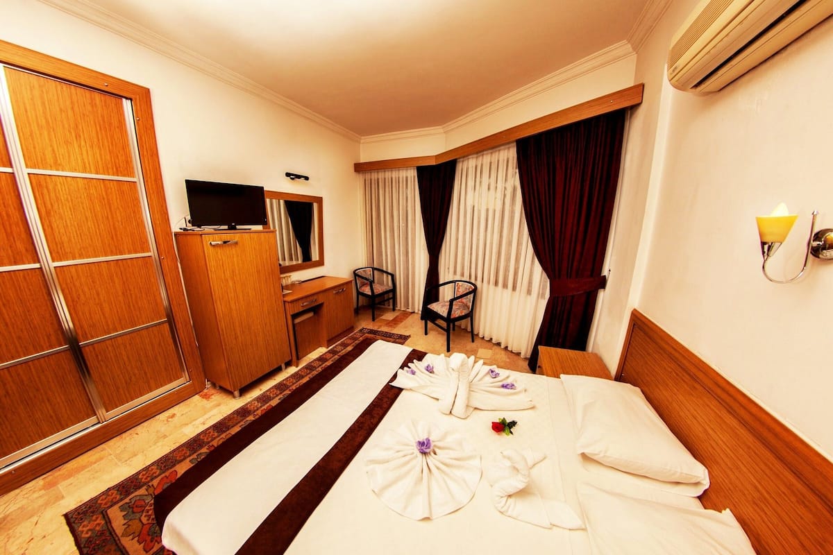 Chambre triple Standard | Minibar, bureau, rideaux dâobscurcissement, systĂšme dâinsonorisation
