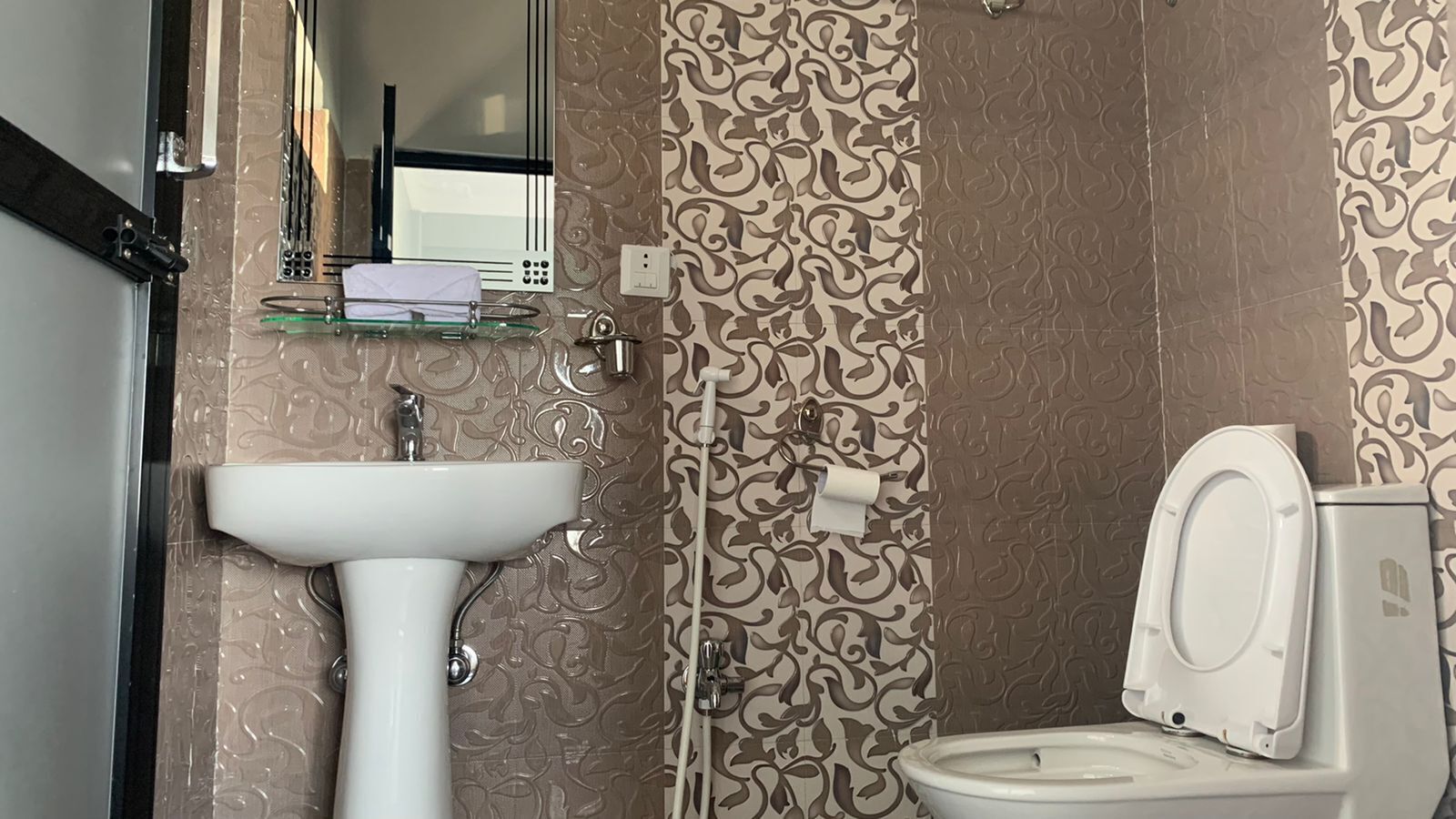 family room, multiple beds, valley view | bathroom | shower, free toiletries