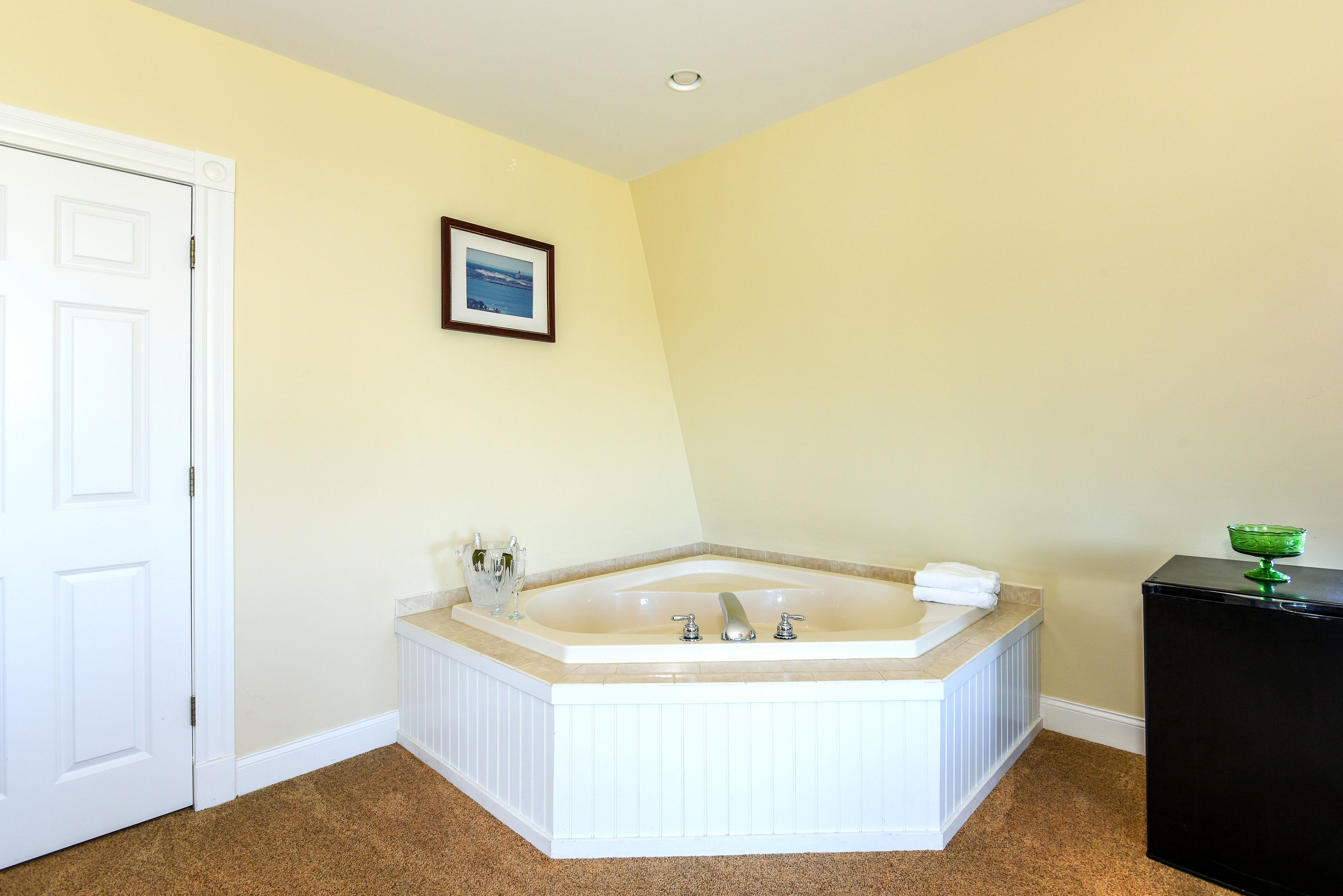 Payne's Harbor View Inn