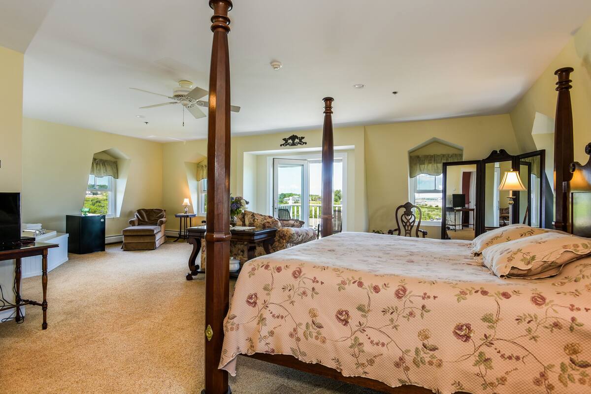 Suite 10 | Iron/ironing board, individually decorated, individually furnished