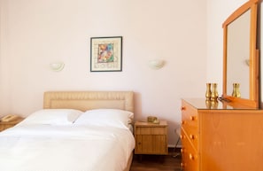 Single Room | Free WiFi, bed sheets - Merry Land Hotel (Bikfaiya)