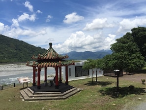 傳統聯排別墅, 1 間臥室, 河景, 庭園 | 露台/庭院