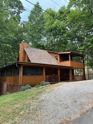 Exterior - Cozy Cabin 5 mi 2 Dollywood! Jan & Feb free day for every 2 days & under 100 PN (Pigeon Forge)
