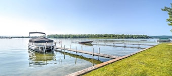 'Tiny House Cottage 6' w/ Dock on Crooked Lake