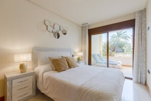 3 bedrooms, desk, iron/ironing board, travel crib - Fidalsa Guardamar Resort (Guardamar)
