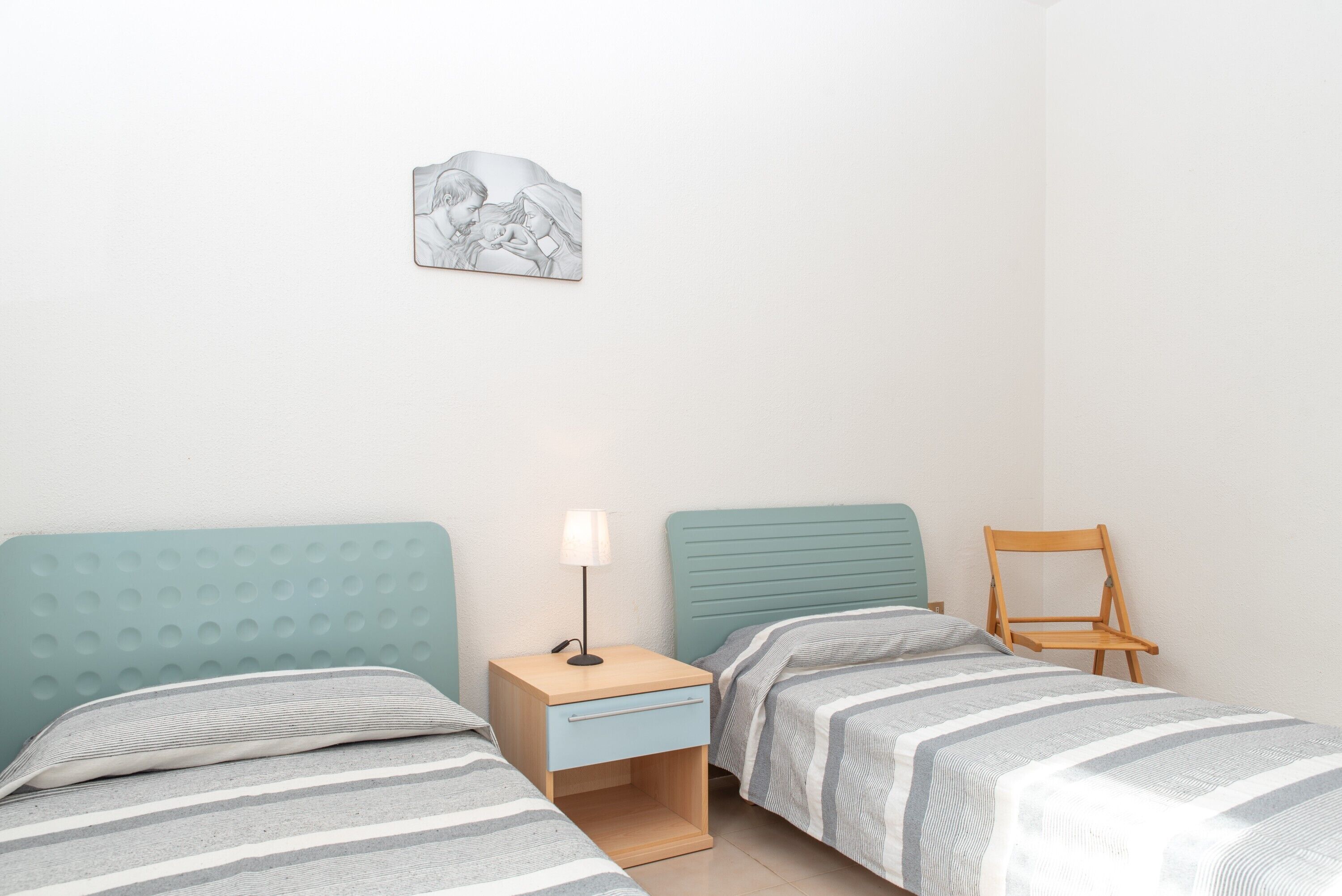 2 habitaciones, tabla de planchar con plancha y wifi gratis 