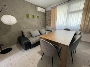 Dining - Apartment- Villa 7 - Two Bedroom Apartment, Sleeps 7 (Siofok)