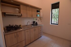 Family Apartment, 2 Bedrooms | Concierge desk