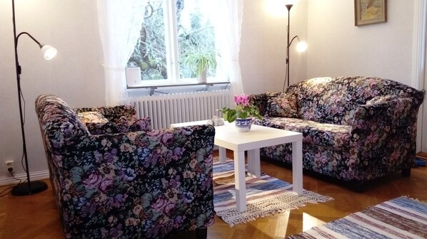 Lägenhet | Vardagsrum | Platt-tv