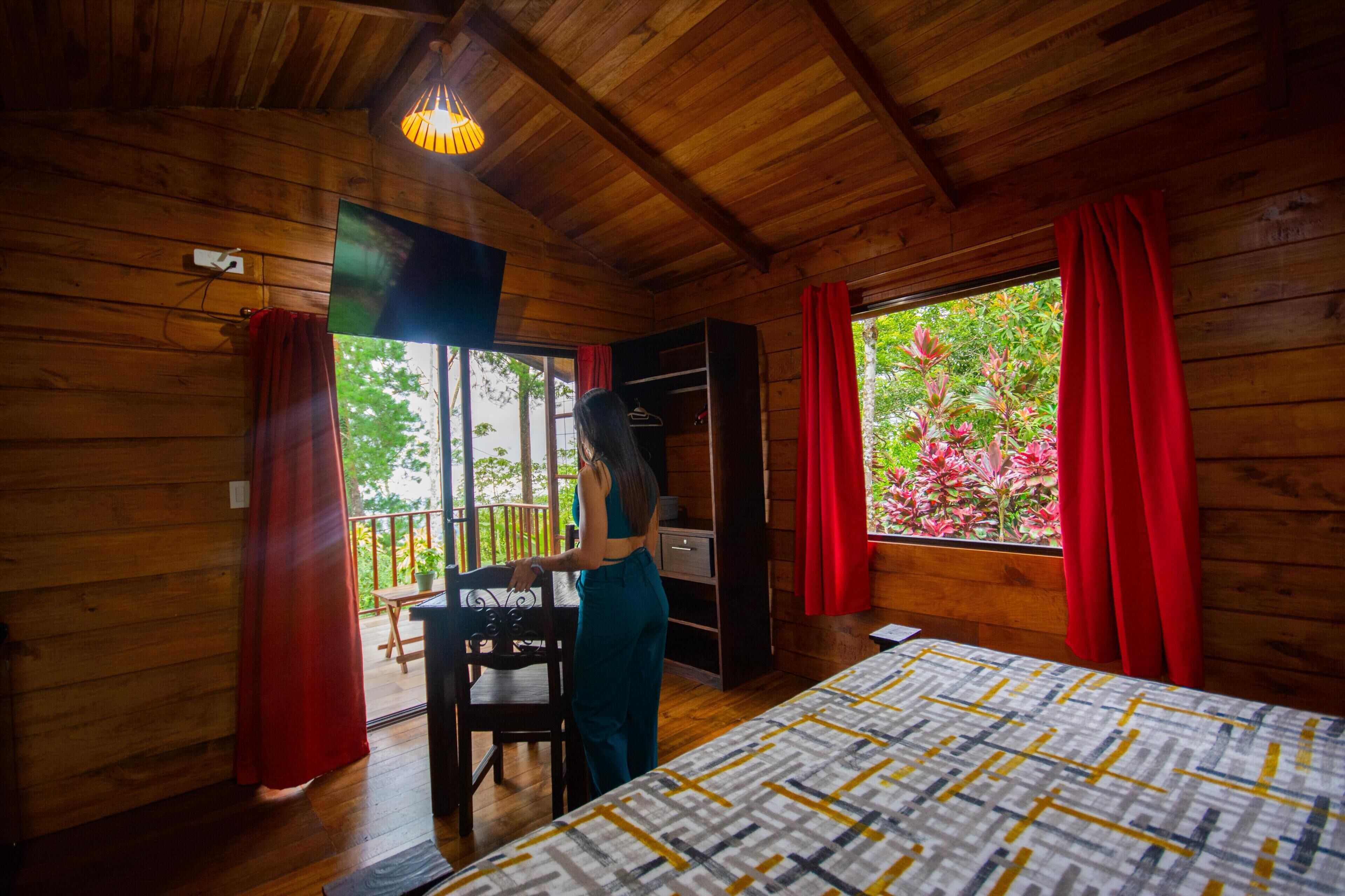 Panoramic-Chalet, 1 King-Bett, barrierefrei | 2 Schlafzimmer, Schreibtisch, kostenloses WLAN, Bettwäsche