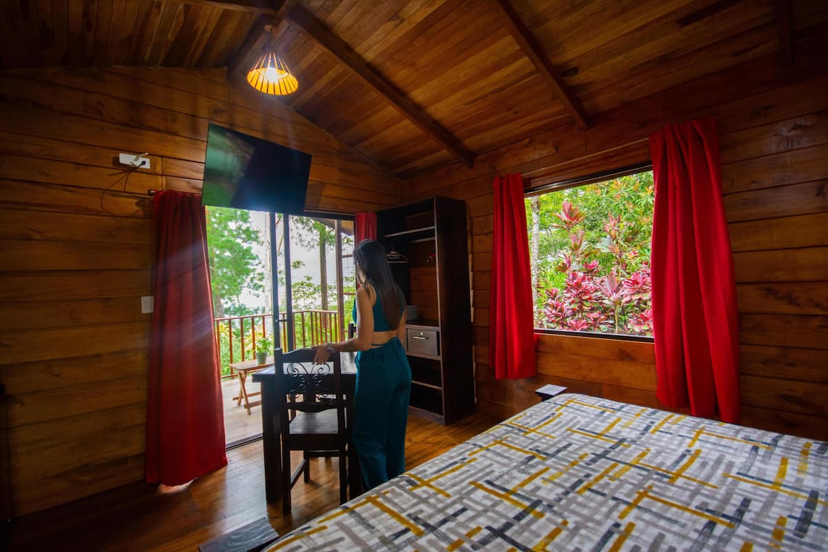 Panorama-alpehytte - 1 kingsize-seng - handicapvenligt | 2 soveværelser, skrivebord, gratis Wi-Fi, sengetøj