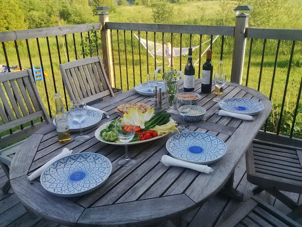 Outdoor dining