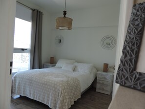 1 chambre, literie de qualité supérieure, rideaux occultants