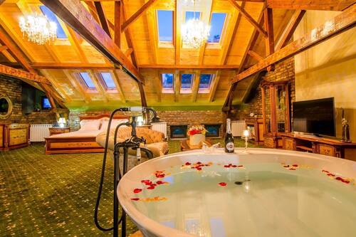 Habitació doble de luxe, 1 llit de matrimoni gran, sauna, nivell executiu | Equipament de l'habitació