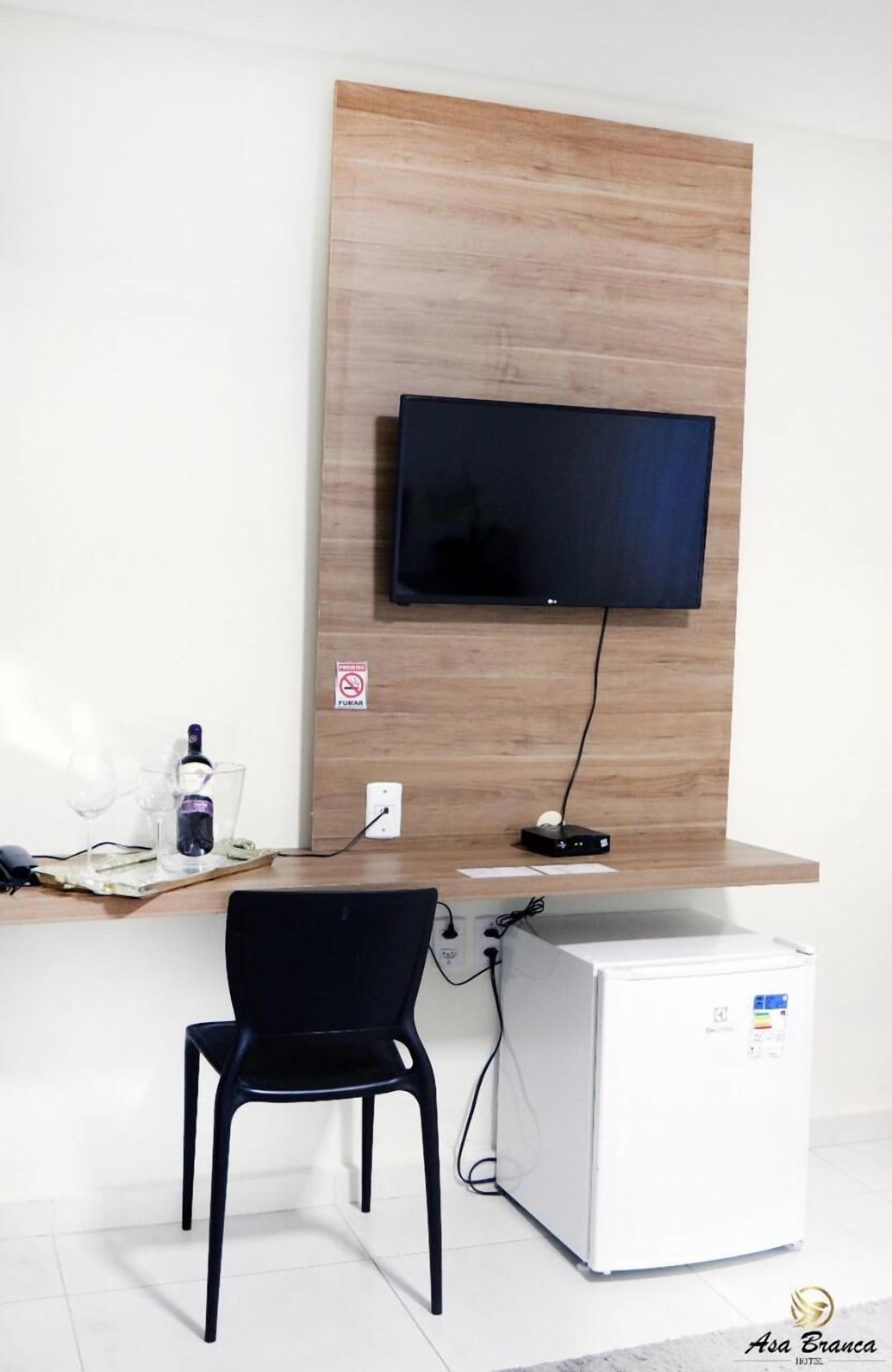 1 bedroom, premium bedding, pillow-top beds, minibar