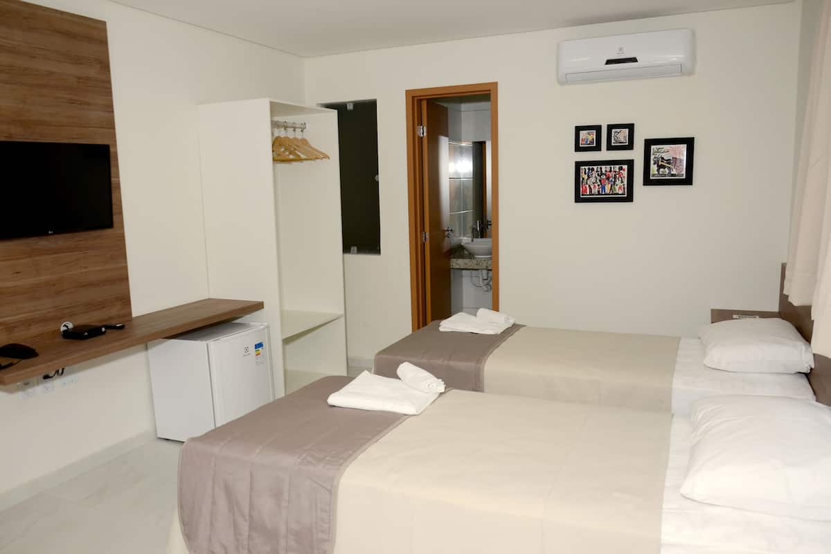 Literie de qualité supérieure, surmatelas, minibar, bureau