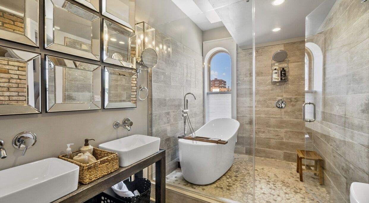 Classic Single Room, 1 Queen Bed, Non Smoking, Courtyard View | Bathroom