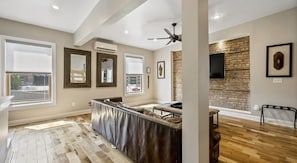 Suite Classique, 1 grand lit, non-fumeur, vue ville