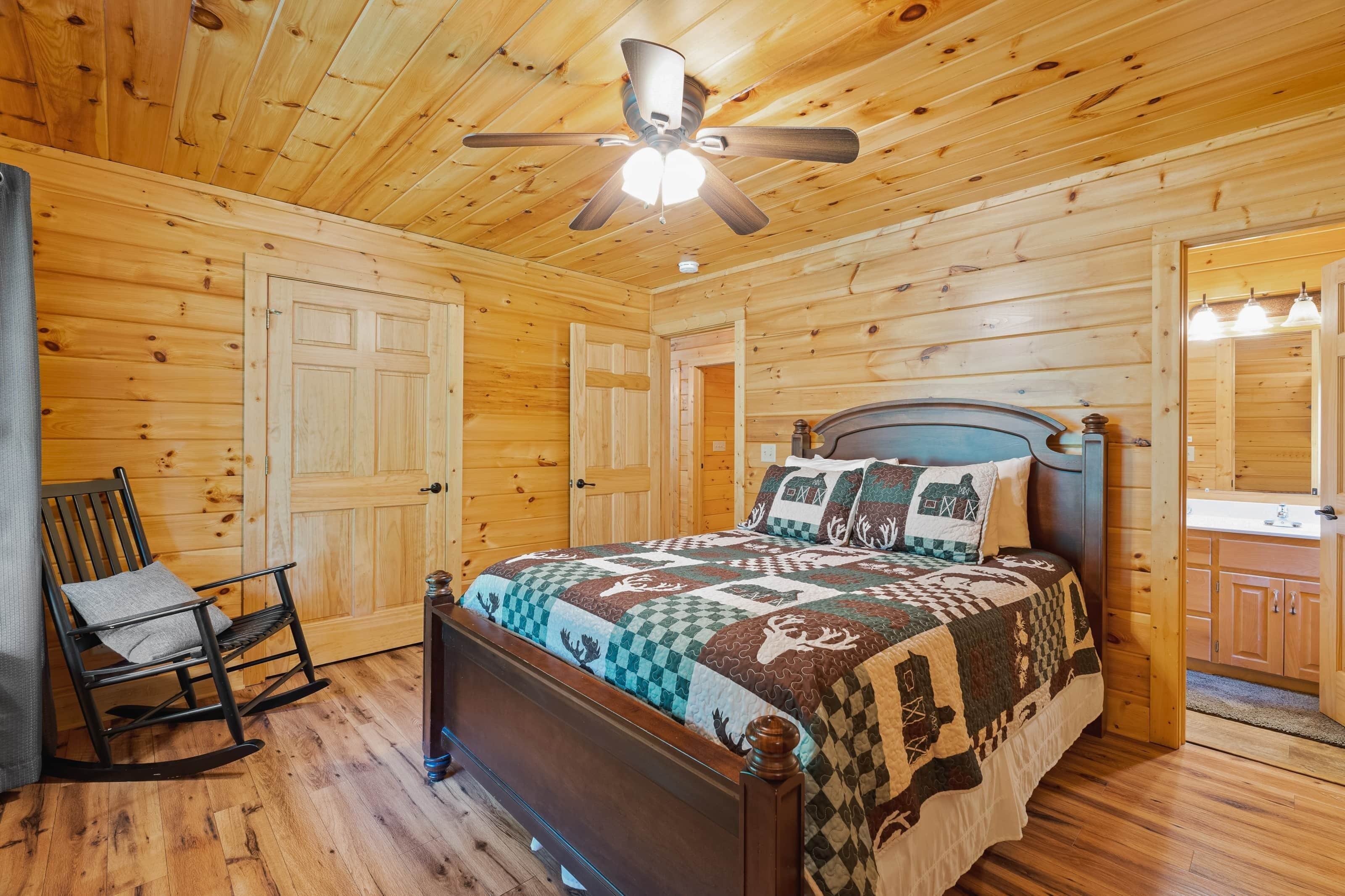2 bedrooms, Egyptian cotton sheets, iron/ironing board, WiFi