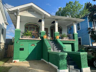 Mid City 2 BR in Beautiful Arts and Crafts House