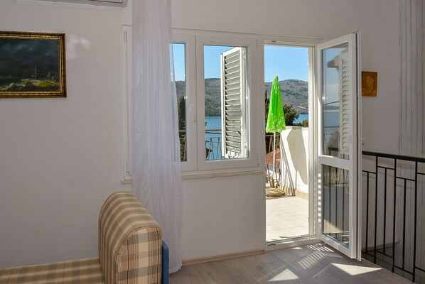 Interior - Semi detached house in nature for family vacations (Seget Vranjica)