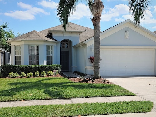 Stay in Luxury, Private Pool/Spa, Games Room, Close to Disney and Golf