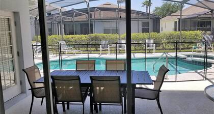 Stay in Luxury, Private Pool/Spa, Games Room, Close to Disney and Golf