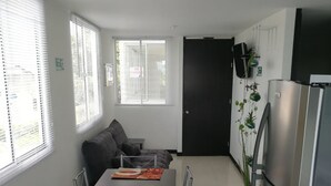 Apartment, 2 Bedrooms, Non Smoking (1 Double, 2 Single and 1 Sofa Bed) | In-room dining