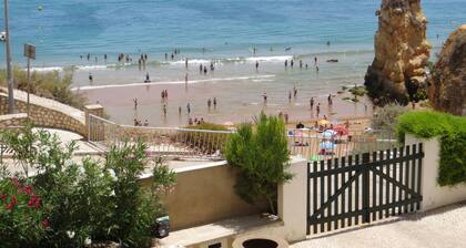 Magnificently located apartment near the beach