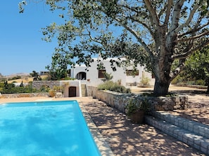 Outdoor pool - Villa Oleander-Charming Greek Villa Near the Beach | Garden Oasis (Poseidonio, Syros)