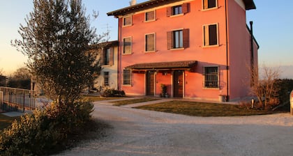Lake Garda holiday home with panoramic views, 5km from Peschiera del Garda