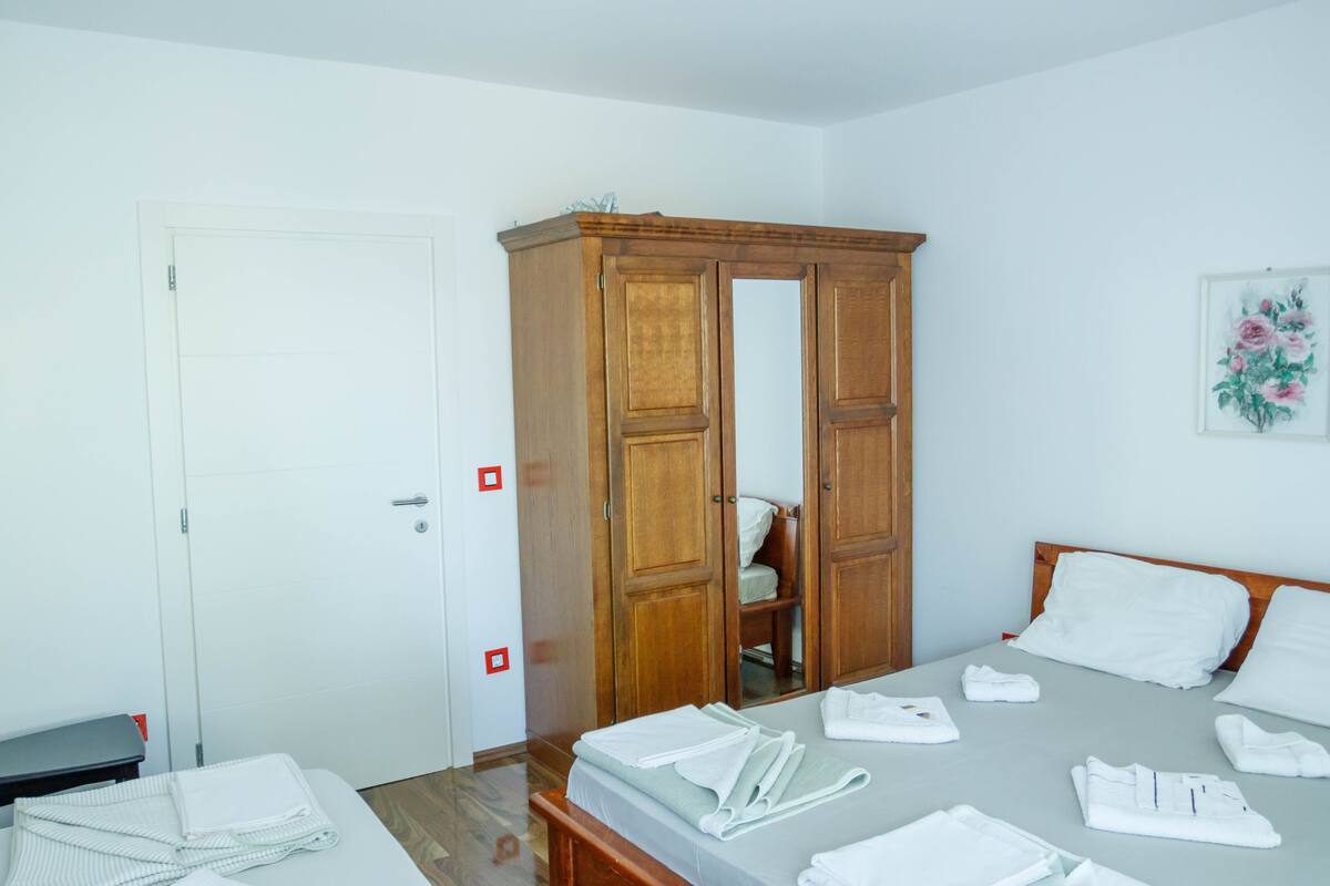 Studio, Sea View | Blackout drapes, iron/ironing board, WiFi (free), individually furnished