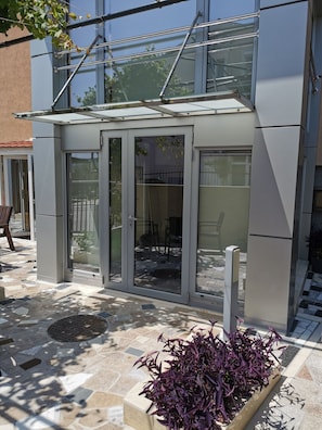 Exterior - Sea star Danica (Tivat)