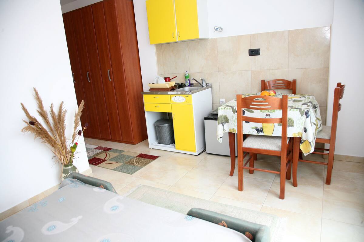Standard Studio | Blackout drapes, iron/ironing board, WiFi (free), individually furnished