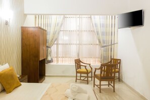 Standard Double Room, 1 Queen Bed, Non Smoking | Living area - New Sanford Hotel (Wattala)