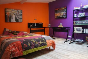4 bedrooms, iron/ironing board, travel cot, free WiFi